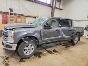 Ford F-350 6.7L 8 2025