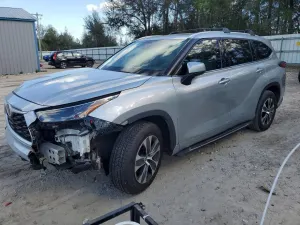 Toyota Highlander 3.5L 6 2022