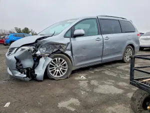Toyota Sienna 3.5L 6 2011