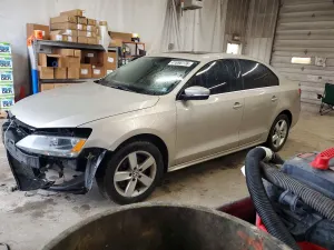 Volkswagen Jetta 2.0L 4 2014