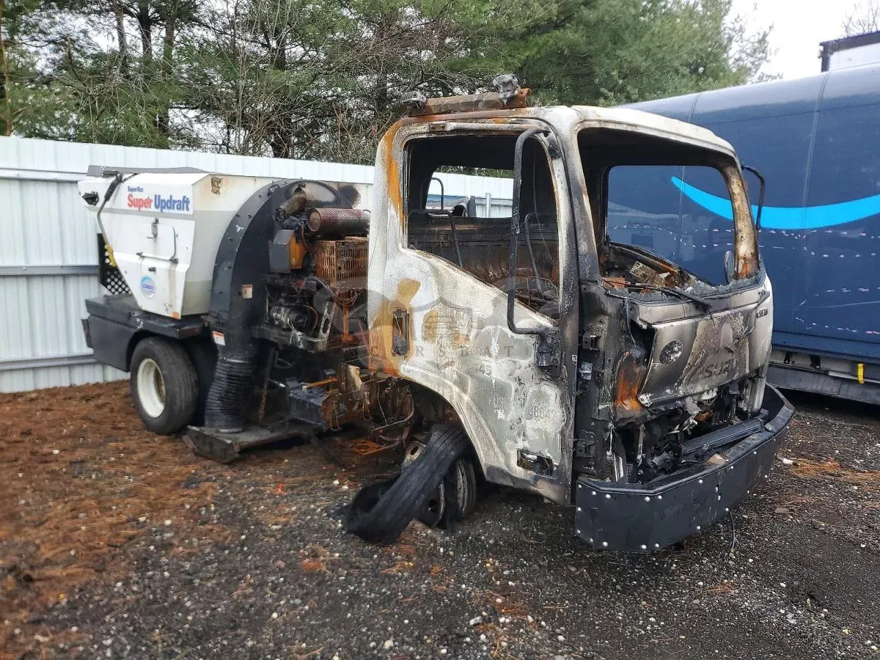 Isuzu NPR 6.6L 8 2021