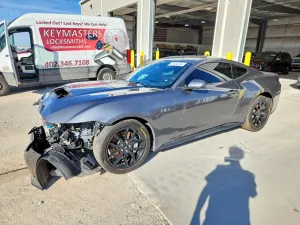 Ford Mustang 5.0L 8 2025