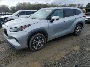 Toyota Highlander 3.5L 6 2021