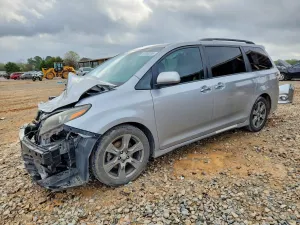 Toyota Sienna 3.5L 6 2017