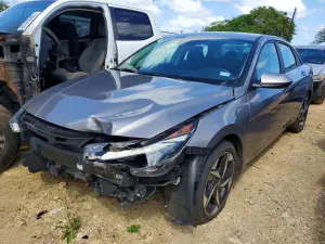 Hyundai Elantra 2.0L 4 2023