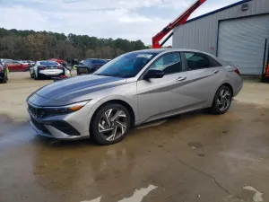 Hyundai Elantra 2.0L 4 2025