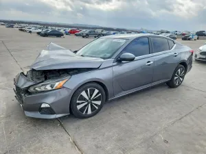 Nissan Altima 2.5L 4 2021