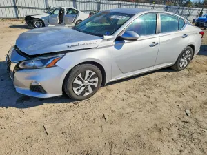 Nissan Altima 2.5L 4 2019