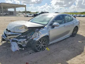 Toyota Camry 2.5L 4 2021