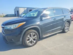 Toyota Highlander 3.5L 6 2015