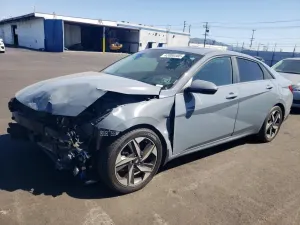 Hyundai Elantra 2.0L 4 2023