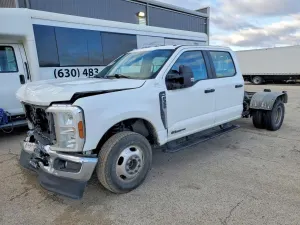 Ford F-350 6.7L 8 2024