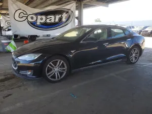 Tesla Model S 2013