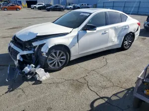 Infiniti Q50 2.0L 4 2017