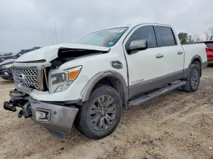 Nissan Titan 5.6L 8 2017