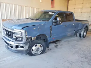 Ford F-350 6.7L 8 2023