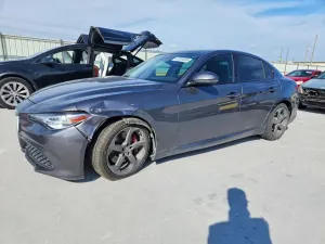 Alfa Romeo Giulia 2.0L 4 2017