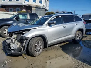 Toyota Highlander 3.5L 6 2019