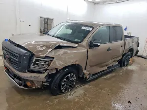 Nissan Titan 5.6L 8 2021