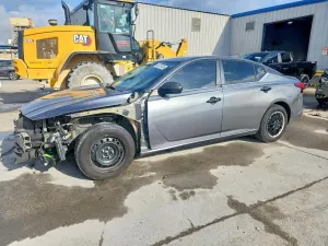 Nissan Altima 2.5L 4 2021