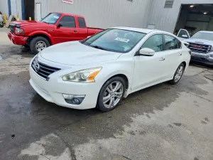 Nissan Altima 3.5L 6 2015