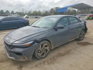 Hyundai Elantra 2.0L 4 2025