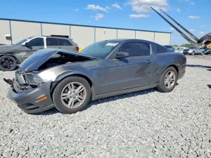Ford Mustang 3.7L 6 2014