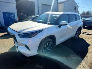 Toyota Highlander 3.5L 6 2021