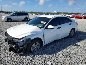 Hyundai Elantra 2.0L 4 2025