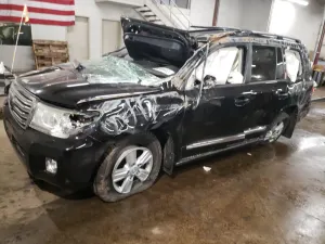 Toyota Land Cruiser 5.7L 8 2013