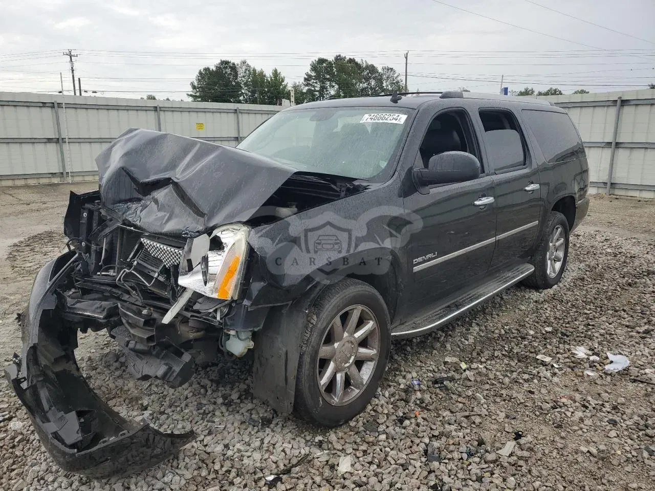 GMC Yukon DENALI 6.2L 8 2011