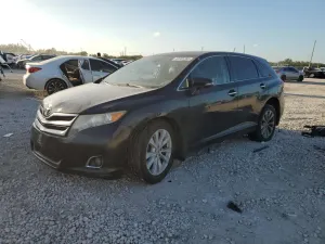 Toyota Venza LE 2.7L 4 2015