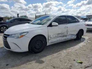 Toyota Camry LE 2.5L 4 2017