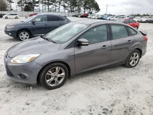 Ford Focus SE 2.0L 4 2014
