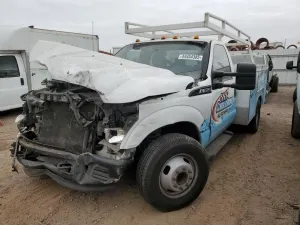 Ford F-350 SUPER DUTY 6.2L 8 2013