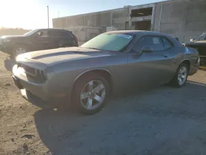 Dodge Challenger 3.6L 6 2011