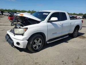 Toyota Tundra 4.6L 8 2013