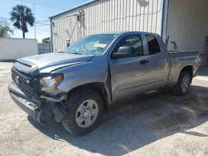 Toyota Tundra DOUBLE CAB SR 5.7L 8 2021