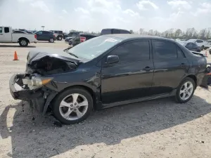 Toyota Corolla BASE 1.8L 4 2013