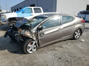 Hyundai Elantra GLS 1.8L 4 2013