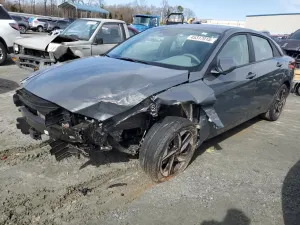 Hyundai Elantra SEL 2.0L 4 2023
