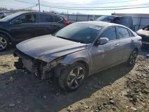 Hyundai Elantra 2.0L 4 2023