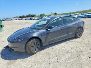 Tesla Model 3 2025