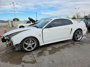 Ford Mustang 3.8L 6 2000