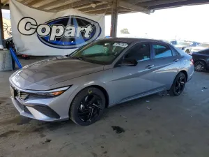 Hyundai Elantra 2.0L 4 2026
