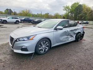 Nissan Altima 2.5L 4 2019