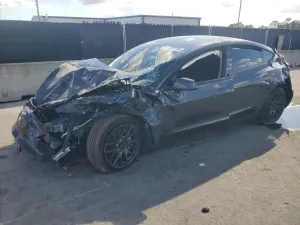 Tesla Model 3 2025
