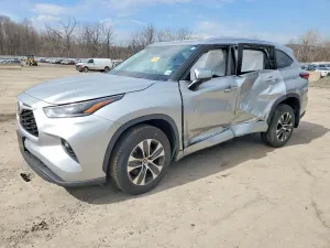 Toyota Highlander 3.5L 6 2021