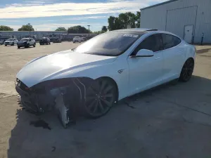 Tesla Model S 2014
