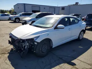 Nissan Sentra 2.0L 4 2023